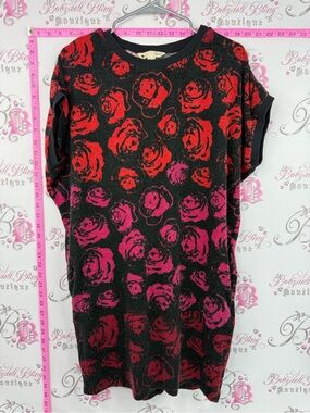 YUMI dress knit Black Knit Shift Dress with Red and Magenta Rose Print